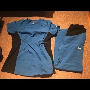Maternity scrubs